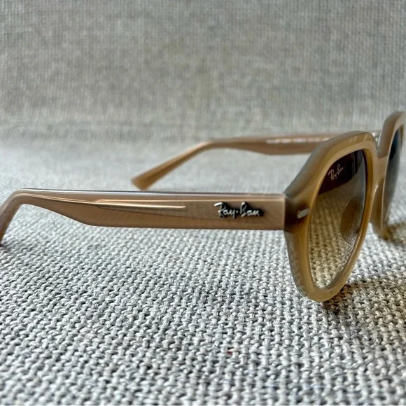 Ray-Ban Tan Sunglasses Classic Design - Picture 3 of 5